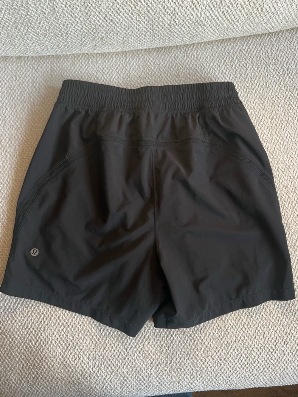 Lululemon Pace Breaker Linerless Short 5" in Black Size small